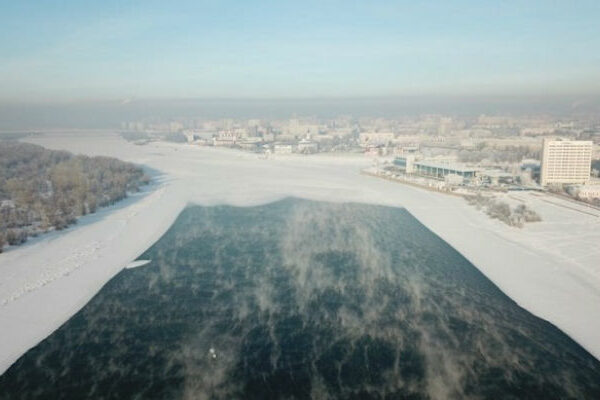 На Иртыше при 30-градусных морозах не замерзает вода, и никто не знает почему