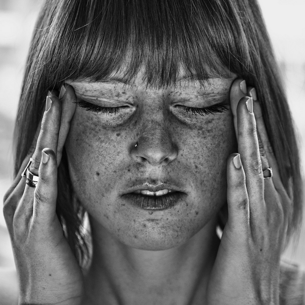 «Меня зачаровывает тайна, скрытая в лицах» — выразительные портреты Билли Пламмера