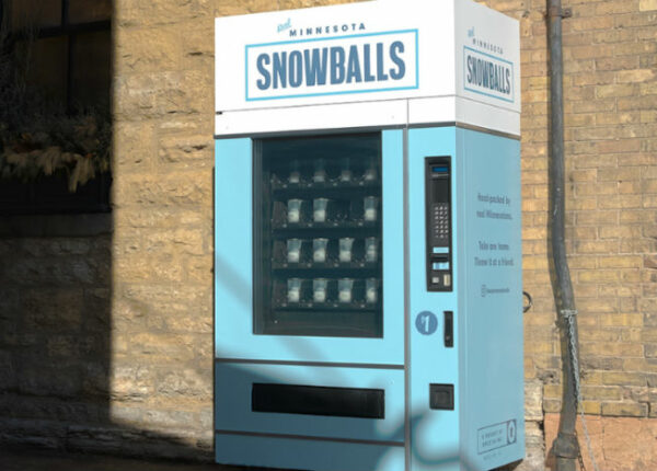 Бизнес по-американски: во время проведения Супербоула болельщикам продавали снежки по 1 доллару
