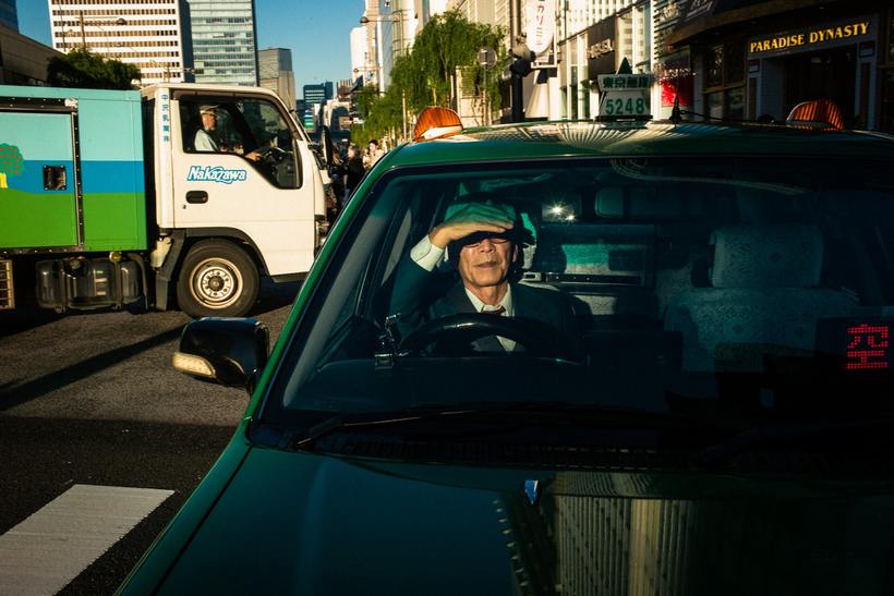 Фотография: Видеть удивительное в обыденном: в чем секрет чудесных уличных фото Шина Ногучи №15 - BigPicture.ru