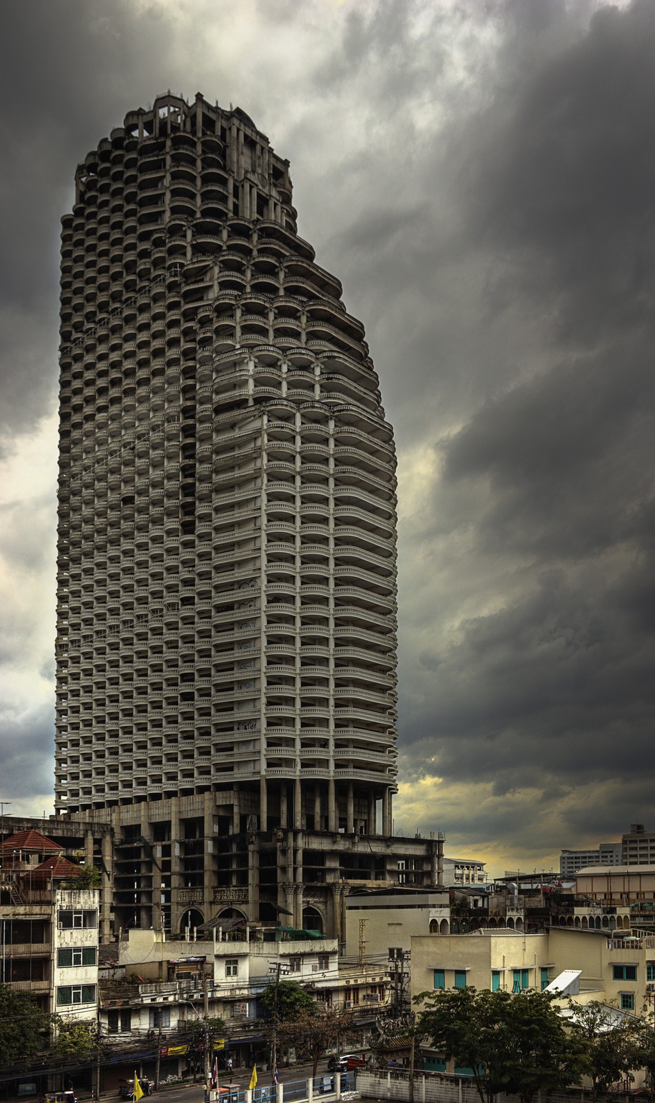 Фотография: Как выглядит самый большой заброшенный небоскреб в мире №2 - BigPicture.ru