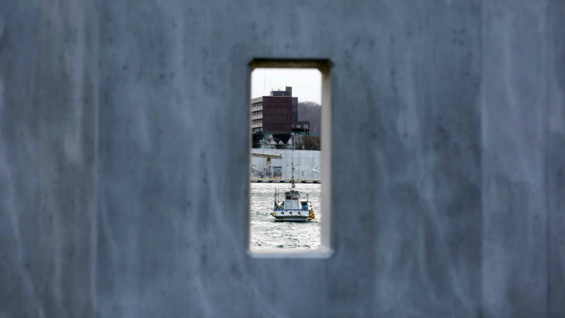 Фотография: Жизнь как в тюрьме: побережье Японии, пострадавшее от цунами 2011 года, обнесли 12-метровой стеной №2 - BigPicture.ru