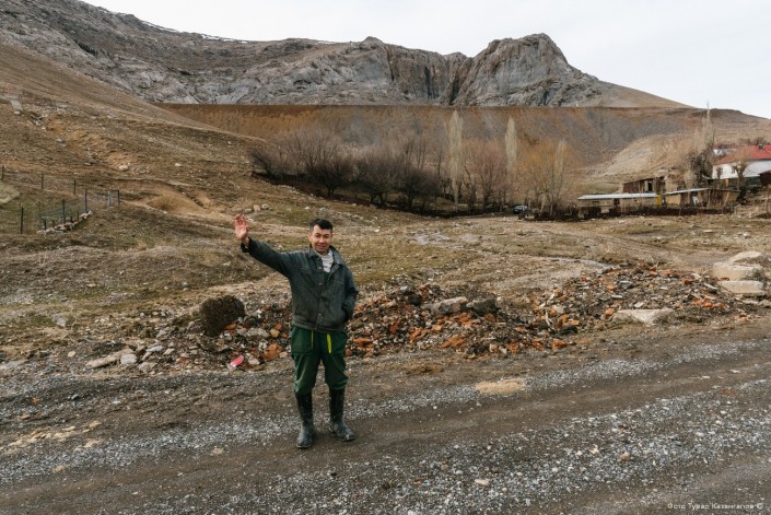 Фотография: Как выживают люди в забытом и затерянном в горах казахстанском поселке Ачисай №34 - BigPicture.ru