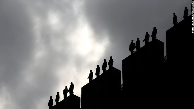 Фотография: Зачем на крыше лондонского небоскреба стоят статуи 84 мужчин №5 - BigPicture.ru