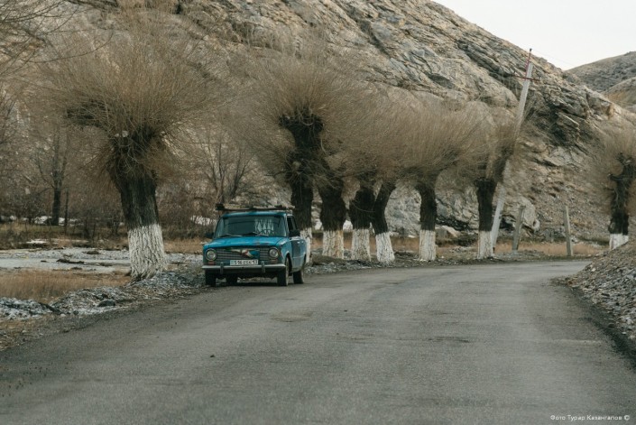 Фотография: Как выживают люди в забытом и затерянном в горах казахстанском поселке Ачисай №4 - BigPicture.ru