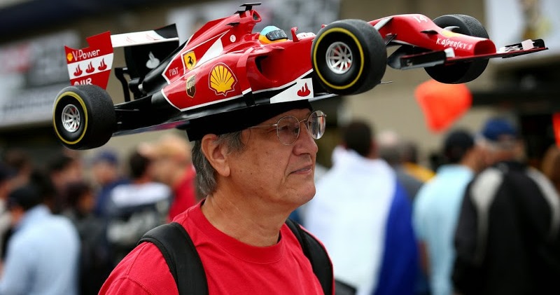 Фотография: Раздаем официальную продукцию Ferrari за один комментарий №1 - BigPicture.ru