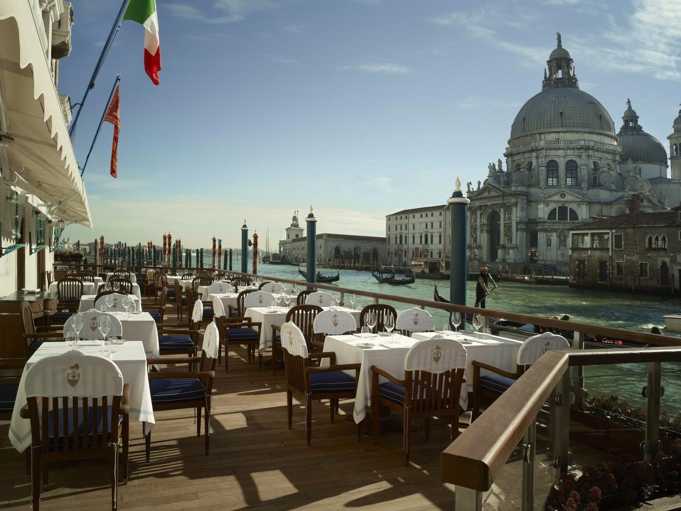 Фотография: Не вздумайте спорить с итальянцами о еде: 15 моментов, которых лучше избегать в Италии №7 - BigPicture.ru