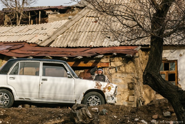 Фотография: Как выживают люди в забытом и затерянном в горах казахстанском поселке Ачисай №56 - BigPicture.ru