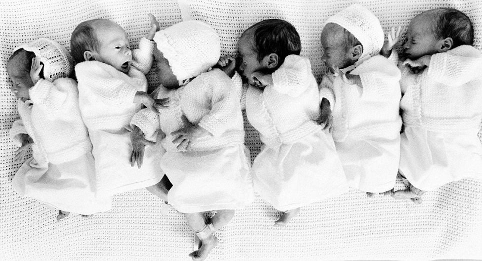 Фотография: 36 лет спустя: как сложилась судьба единственных в мире девочек-шестерняшек №2 - BigPicture.ru