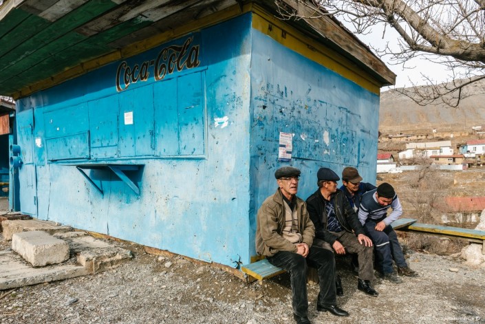 Фотография: Как выживают люди в забытом и затерянном в горах казахстанском поселке Ачисай №59 - BigPicture.ru