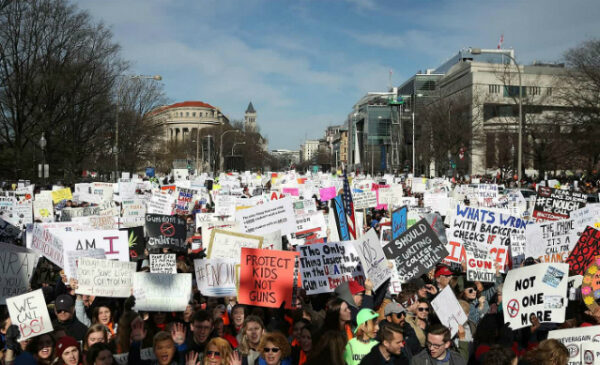 «Марш за наши жизни»: как по всему миру прошли акции против продажи оружия