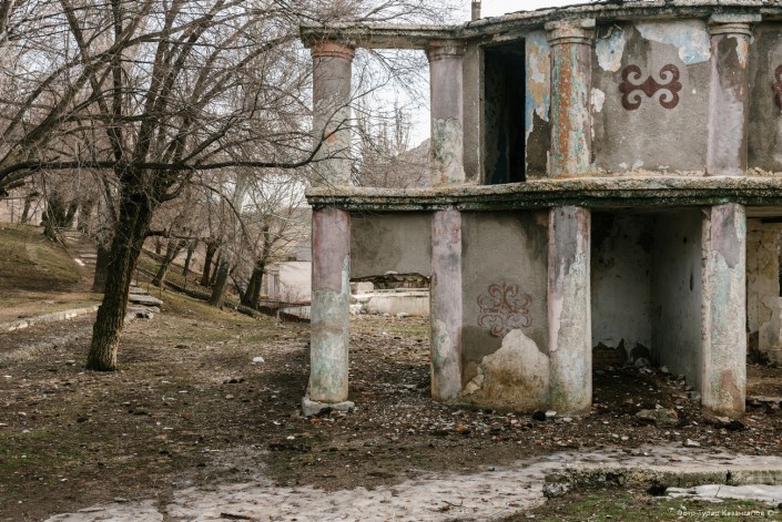 Фотография: Как выживают люди в забытом и затерянном в горах казахстанском поселке Ачисай №9 - BigPicture.ru