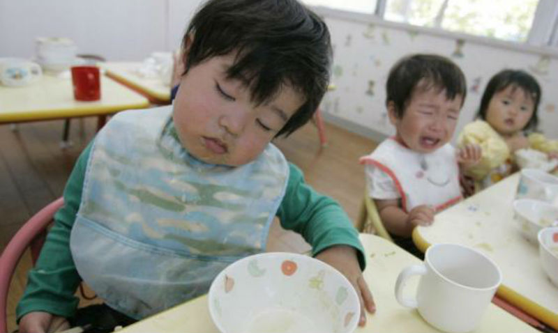 Фотография: Рис и рыба как часть образования: как японских детей учат правильно питаться №1 - BigPicture.ru