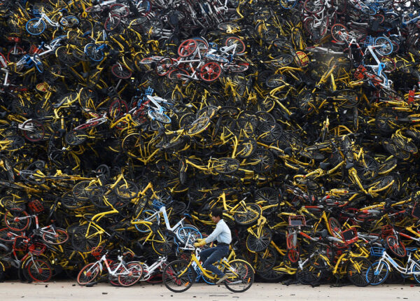 «Горшочек, не вари!»: как прокатные велосипеды наводнили Китай