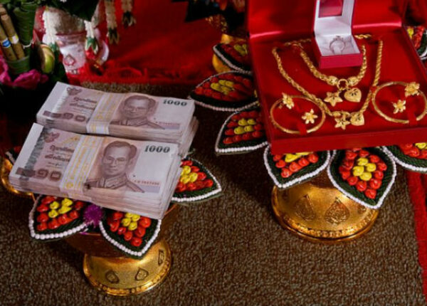 Чтоб «дорого-богато»: тайское ивент-агентство дает в аренду приданое на свадьбу