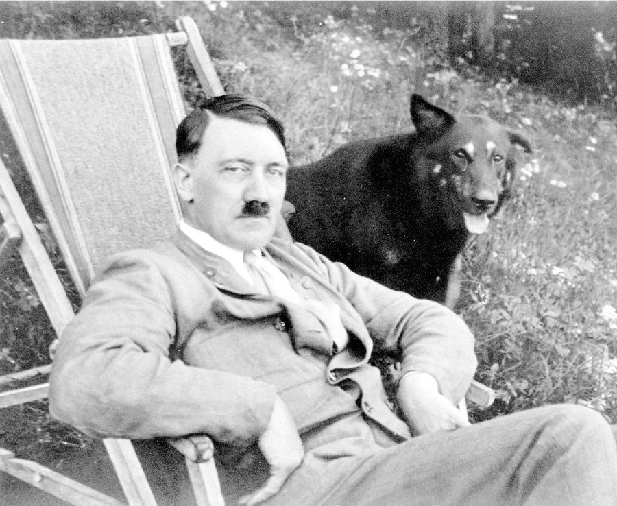 Фотография: Гитлер как друг детей и животных: как фюрера изображала немецкая пропаганда №14 - BigPicture.ru