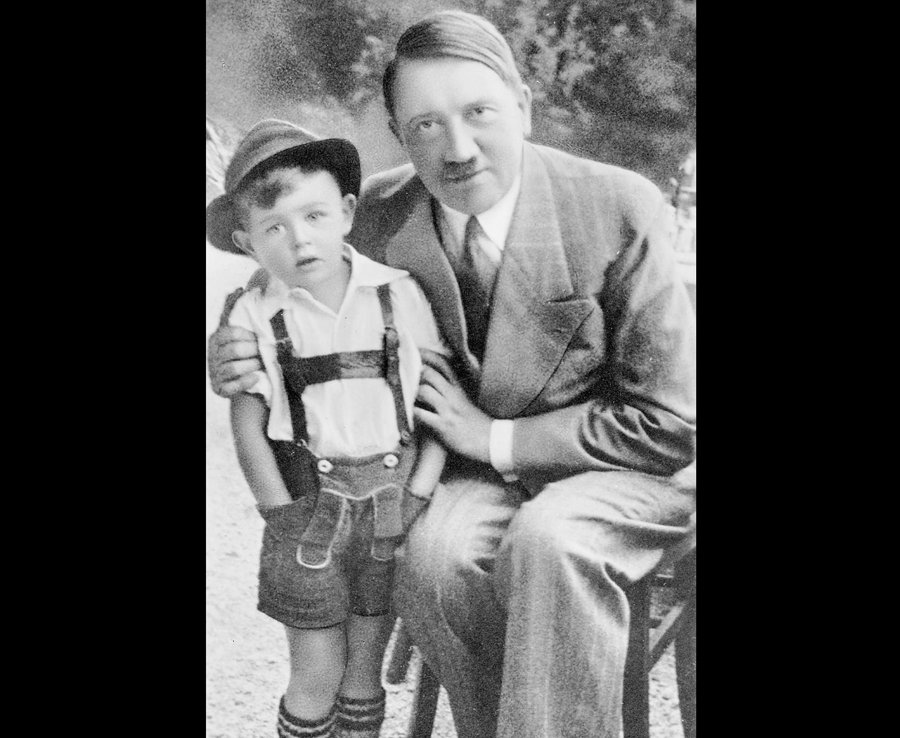 Фотография: Гитлер как друг детей и животных: как фюрера изображала немецкая пропаганда №19 - BigPicture.ru