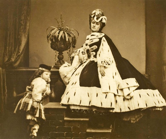 Фотография: Вирджиния Ольдоини — графиня, любовница императора и первая фотомодель XIX века №22 - BigPicture.ru