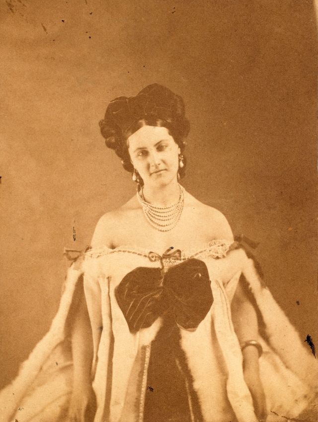 Фотография: Вирджиния Ольдоини — графиня, любовница императора и первая фотомодель XIX века №31 - BigPicture.ru