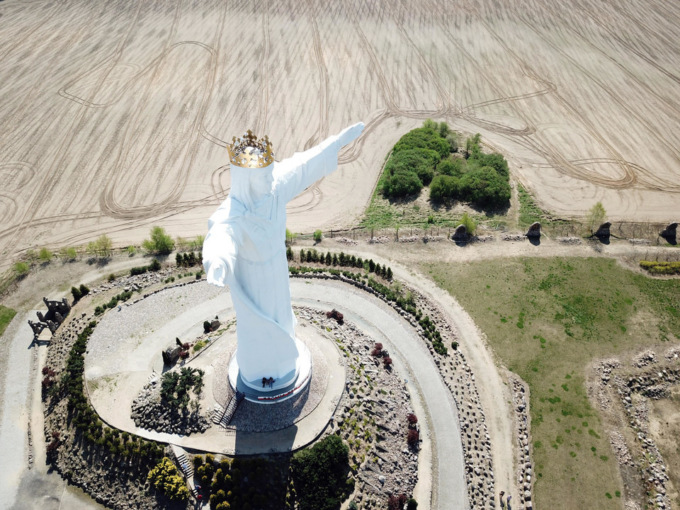 Фотография: Самый большой в мире Иисус раздаст полякам интернет №3 - BigPicture.ru