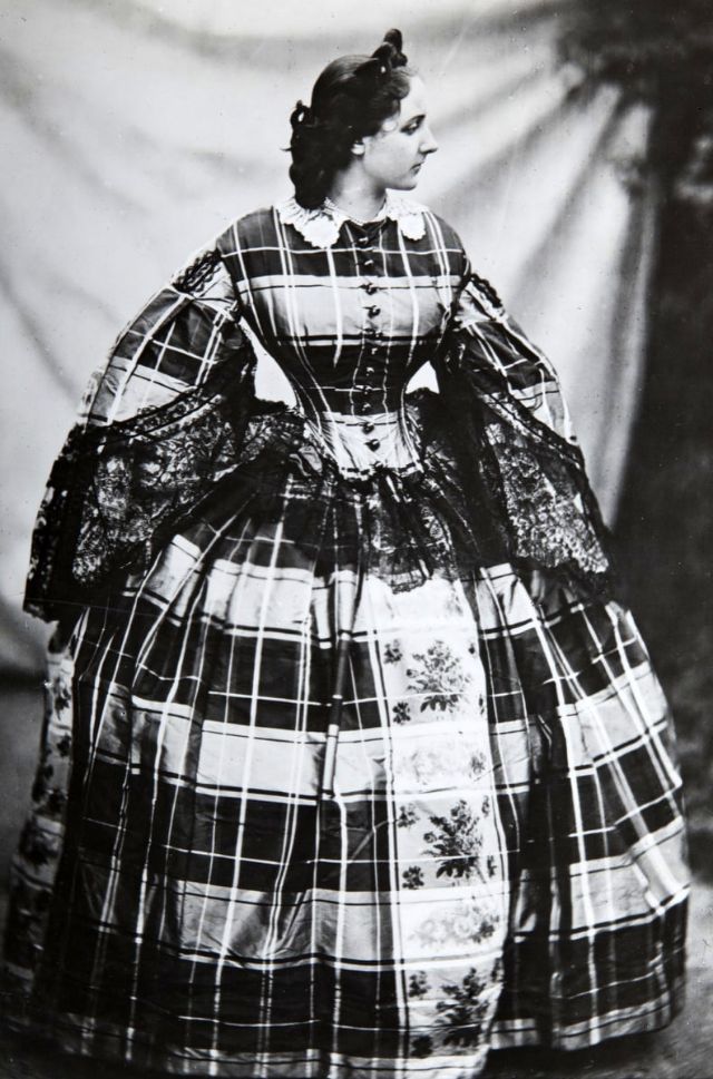 Фотография: Вирджиния Ольдоини — графиня, любовница императора и первая фотомодель XIX века №5 - BigPicture.ru