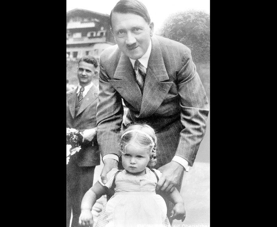 Фотография: Гитлер как друг детей и животных: как фюрера изображала немецкая пропаганда №45 - BigPicture.ru