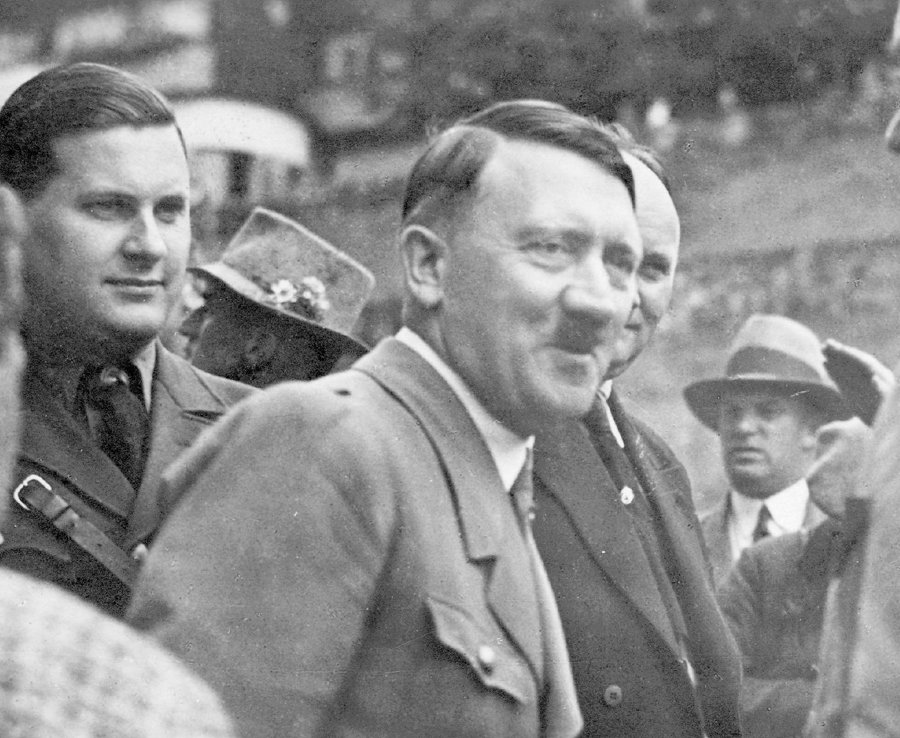 Фотография: Гитлер как друг детей и животных: как фюрера изображала немецкая пропаганда №46 - BigPicture.ru
