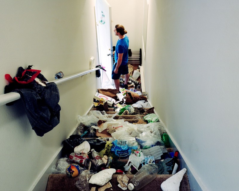 Фотограф завалил квартиры друзей мусором чтобы показать что мы творим с планетой