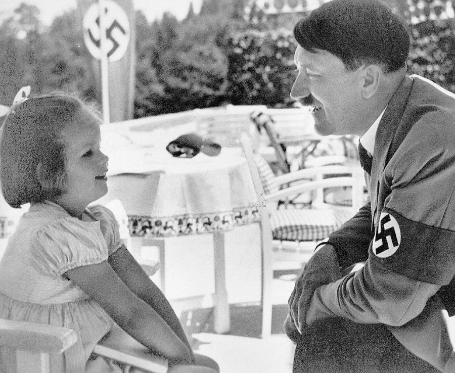 Фотография: Гитлер как друг детей и животных: как фюрера изображала немецкая пропаганда №48 - BigPicture.ru