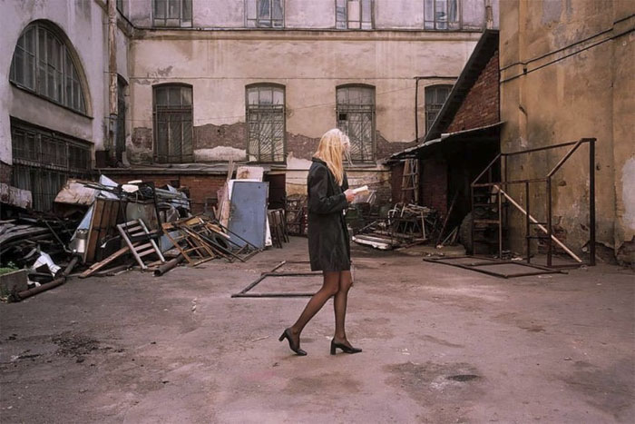 Фотография: Лихие 90-е: отчаянная российская молодежь в объективе французского фотографа №7 - BigPicture.ru
