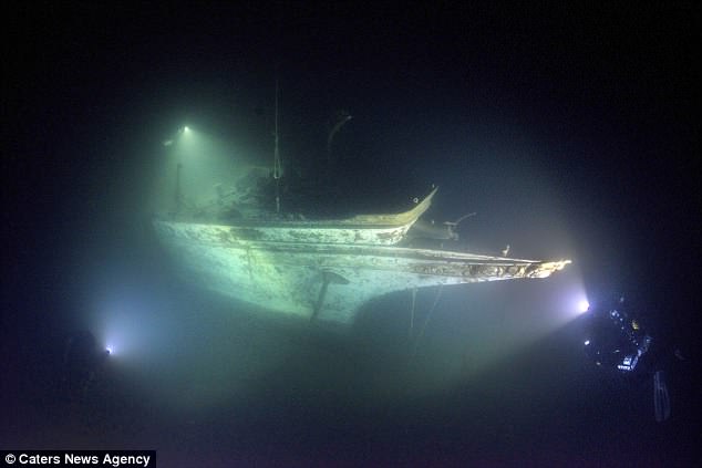Фотография: Мини-Титаник: завораживающие подводные фотографии затонувшего 107 лет назад корабля №7 - BigPicture.ru