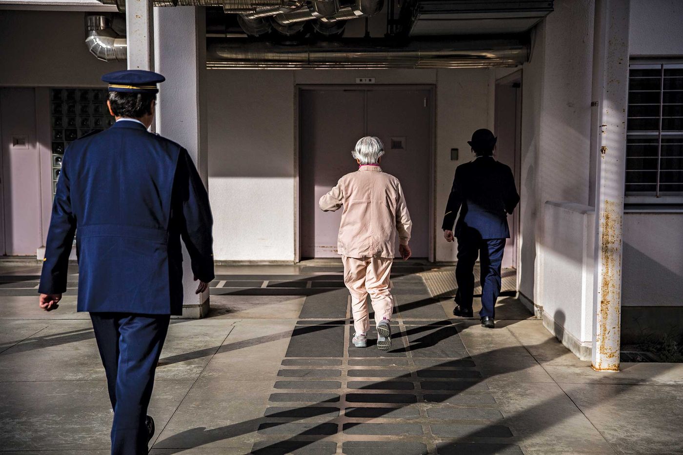 Фотография: Почему пожилые люди в Японии намеренно совершают мелкие преступления и хотят попасть в тюрьму №7 - BigPicture.ru