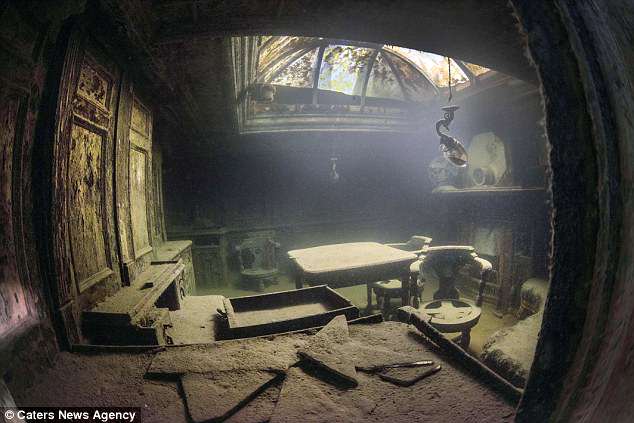 Фотография: Мини-Титаник: завораживающие подводные фотографии затонувшего 107 лет назад корабля №9 - BigPicture.ru