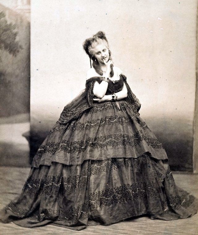 Фотография: Вирджиния Ольдоини — графиня, любовница императора и первая фотомодель XIX века №10 - BigPicture.ru