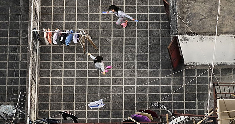 Фотография: Француз подглядывает за жителями Гонконга на крышах небоскребов №1 - BigPicture.ru