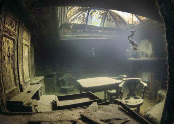 Мини-Титаник: завораживающие подводные фотографии затонувшего 107 лет назад корабля