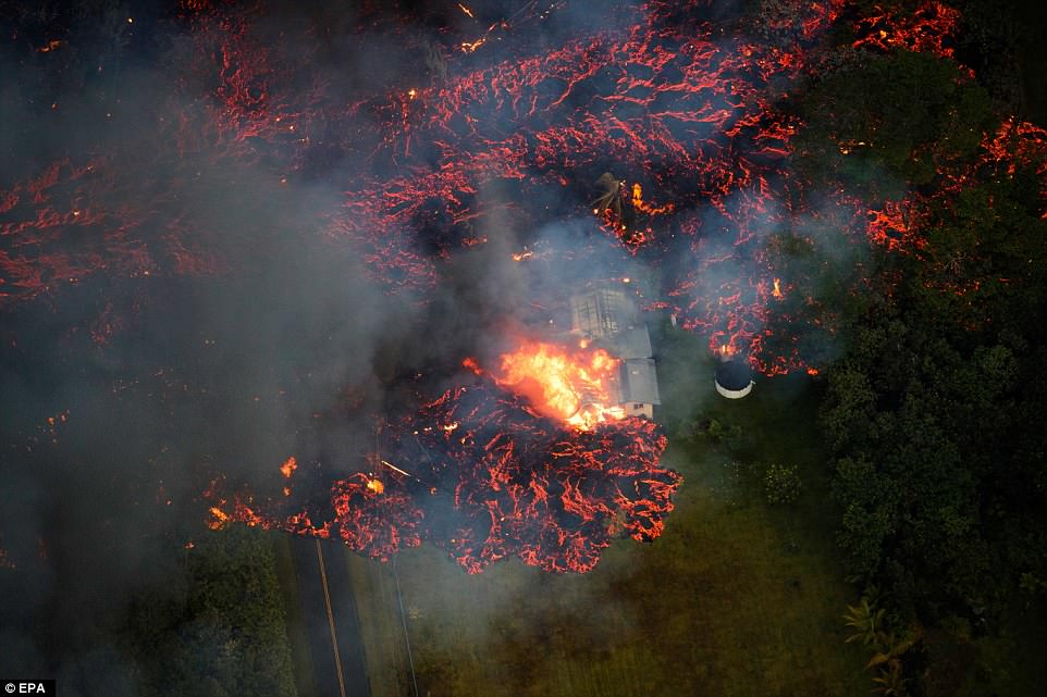 Фотография: Вулкан Килауэа на Гавайях продолжает уничтожать остров №4 - BigPicture.ru
