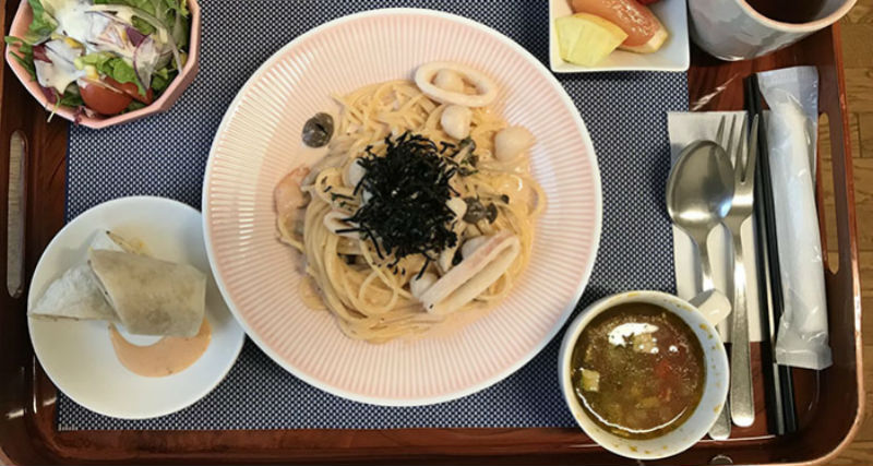 Фотография: Ложился в больницу, а попал в ресторан: как кормят больных в японских клиниках №1 - BigPicture.ru