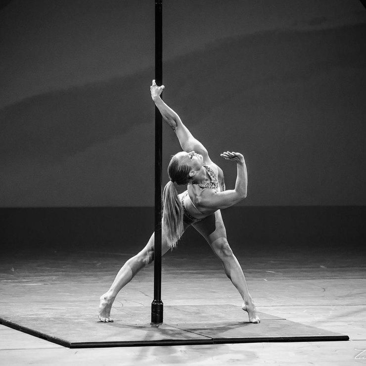 Фотография: Танцы томительного обнажения: 8 звезд стриптиза со всего мира №12 - BigPicture.ru