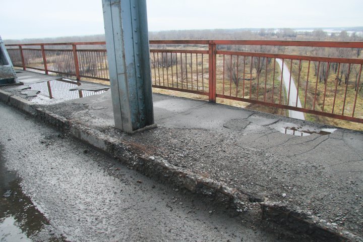 Фотография: В Барнауле отремонтировали аварийный мост за один день. Вот только кто — неизвестно №2 - BigPicture.ru