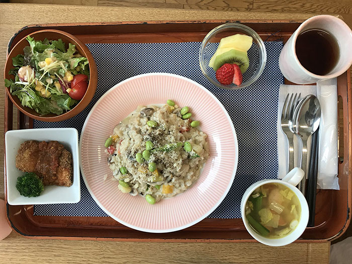 Фотография: Ложился в больницу, а попал в ресторан: как кормят больных в японских клиниках №10 - BigPicture.ru