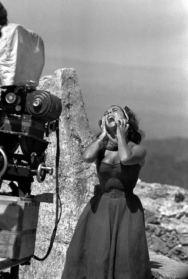 Фотография: Прекрасная Элизабет Тейлор в самом расцвете: редкие фото со съемок фильма 1959 года №19 - BigPicture.ru