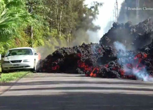 Вулкан Килауэа на Гавайях продолжает уничтожать остров