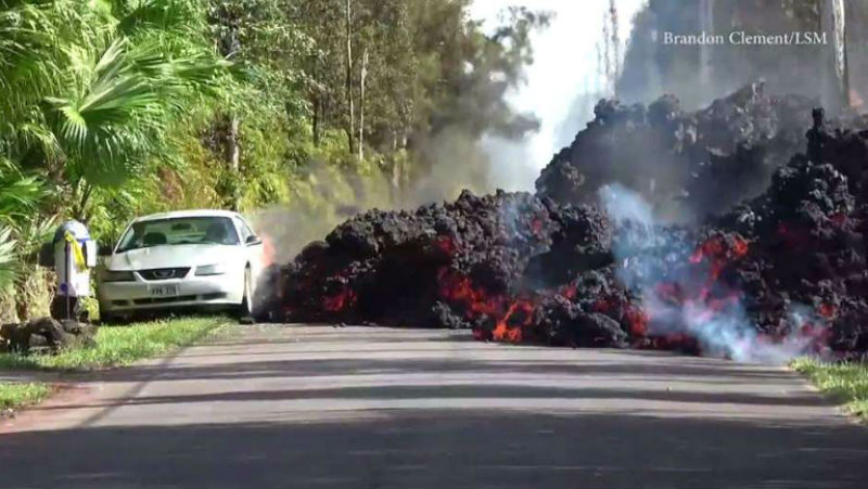 Фотография: Вулкан Килауэа на Гавайях продолжает уничтожать остров №1 - BigPicture.ru