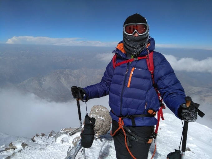 Фотография: Восхождение на Эльбрус для чайников: как выжить на вершине, если у тебя нет опыта в альпинизме №11 - BigPicture.ru