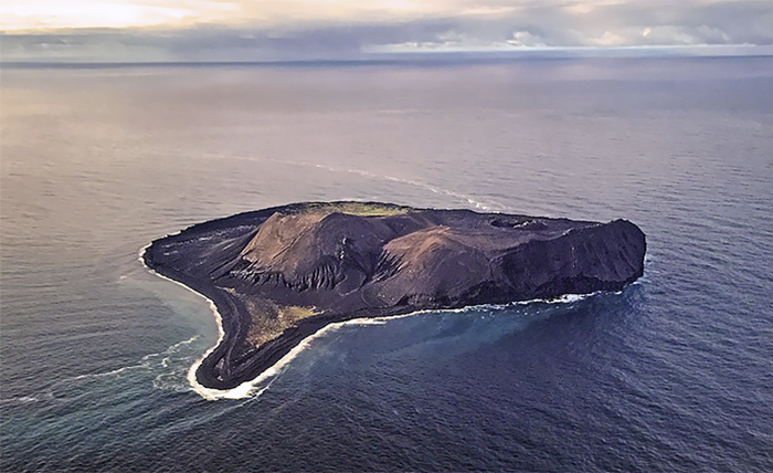 Фотография: Как полвека назад в Исландии появился остров и стал одним из самых запрещенных мест на планете №2 - BigPicture.ru