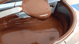 Фотография: От стручков на дереве до готовой шоколадной плитки: как делают крафтовый шоколад №23 - BigPicture.ru