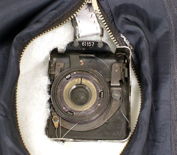 Фотография: В Англии продадут с аукциона советские шпионские камеры, замаскированные под обычные предметы №4 - BigPicture.ru