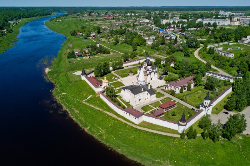 Старицкие ворота на волге