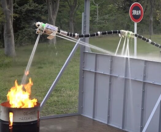 В Японии создали летающего робота-пожарного